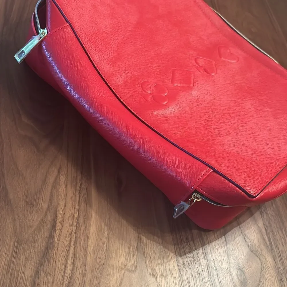 NWOT Esteé Lauder Beauty Essentials Case